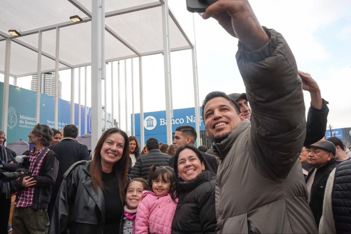 DiegoMac227's tweet image. 🇦🇷l La ministra Sandra Pettovello visitando La Rural.