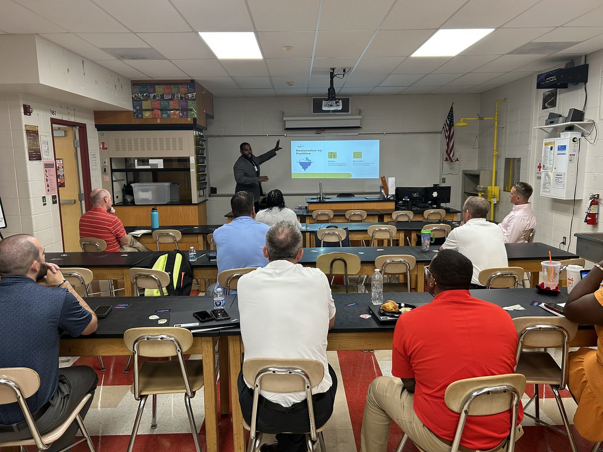 CattaniTony's tweet image. New Jersey was well represented at the Educational Leaders Summer Summit! , @Kevin_Carroll_ @JayBilly2 @RACzyz @NJPSA @NASSP
#BESTRESOURCESEACHOTHER
