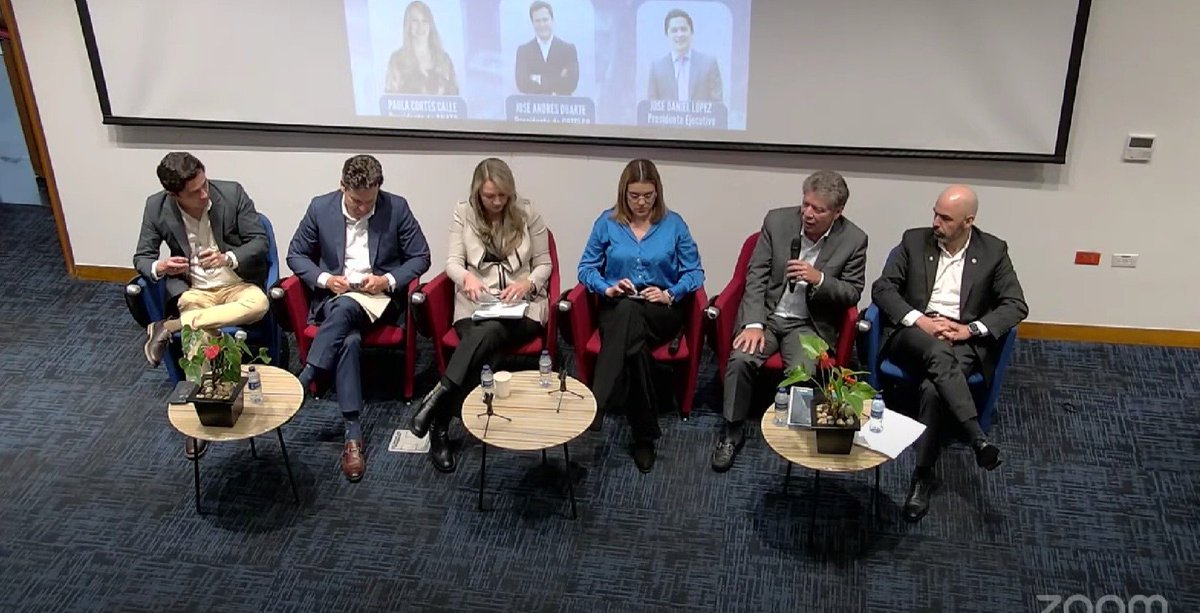 ANDI (@andi_colombia) on Twitter photo "Colombia tiene una estructura laboral muy compleja que no conduce a que el país pueda generar todo el empleo formal necesario. La informalidad es el gran problema que debemos trabajar", resaltó <a href="/BruceMacMaster/">Bruce Mac Master</a> en la <a href="/UExternado/">U.Externado</a>.
#MásPaísANDI "Colombia tiene una estructura laboral muy compleja que no conduce a que el país pueda generar todo el empleo formal necesario. La informalidad es el gran problema que debemos trabajar", resaltó <a href="/BruceMacMaster/">Bruce Mac Master</a> en la <a href="/UExternado/">U.Externado</a>.
#MásPaísANDI