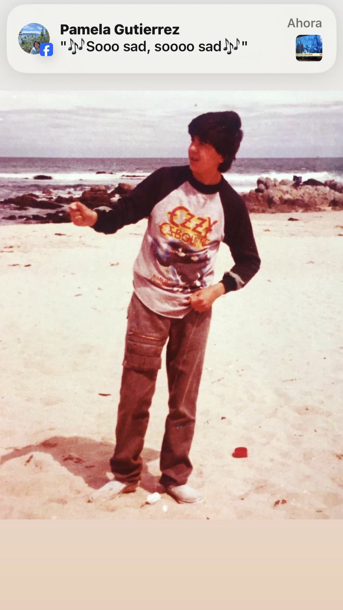 En 7° básico, un compañero de curso me mostró Blizzard of Ozz -el primer  disco de Ozzy Osbourne- y me voló la cabeza. Eran tiempos que costaba mucho tener un casete, un vinilo y una polera, pero juntando peso a peso, al año siguiente, me compré mi primera polera de rock