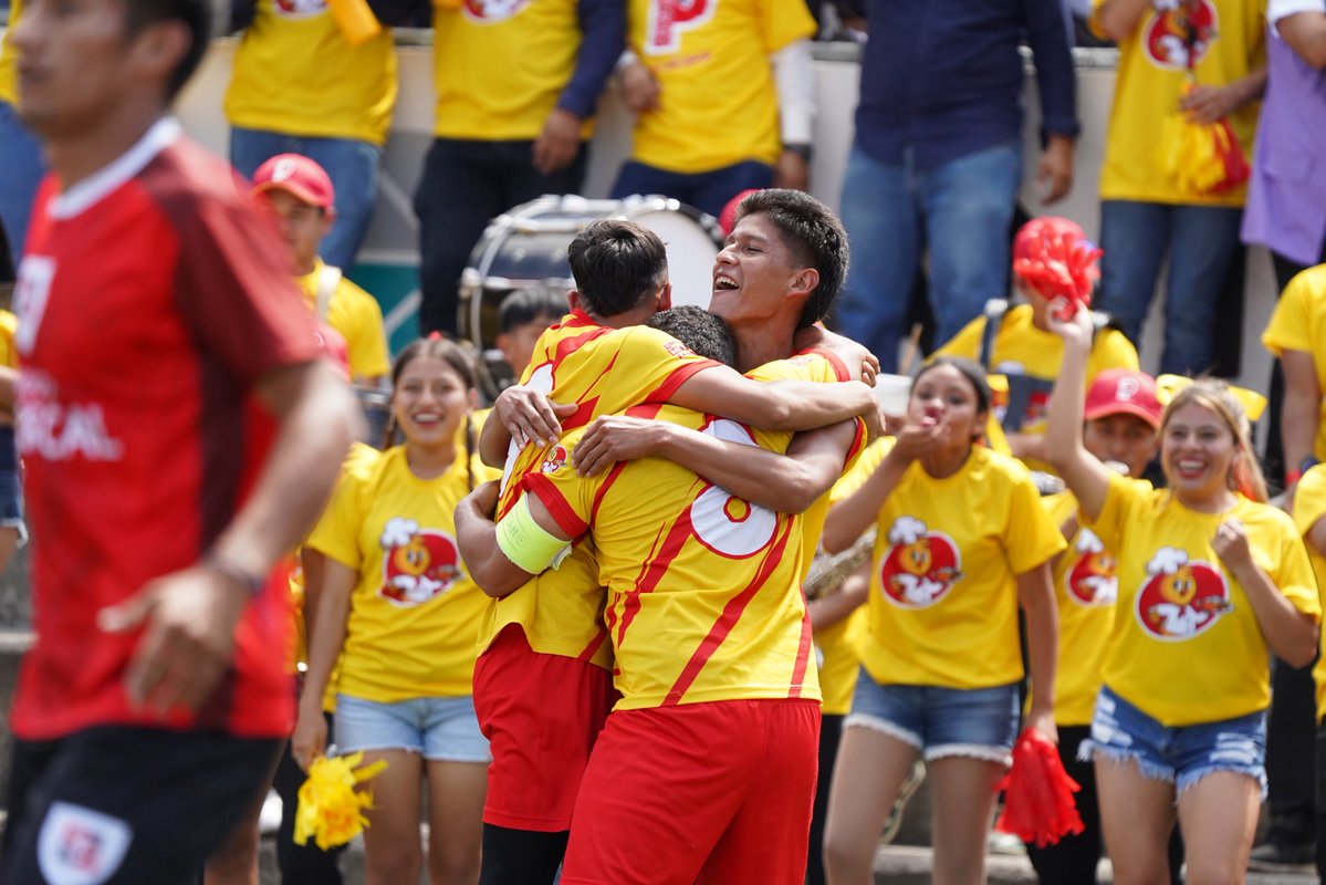 andresNadf's tweet image. ¡LA HISTORIA CONTINUAAAAA!! 🍗🔥
¡LOS PINU-GALÁCTICOS A SEMISSS!!!🏆
¡POLLO PINULITO 3️⃣-1️⃣ DIST. MARISCAL!!!