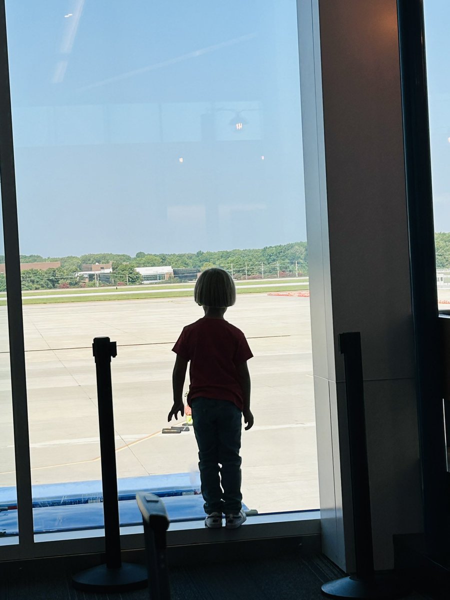 BlackLabelAdvsr's tweet image. Parents, don’t let your kids be on technology every second of your trip.
Have them look at the runway. Explain things to them. Teach them the joy of people watching. Let them explore the terminal.
Use it as a growth opportunity.