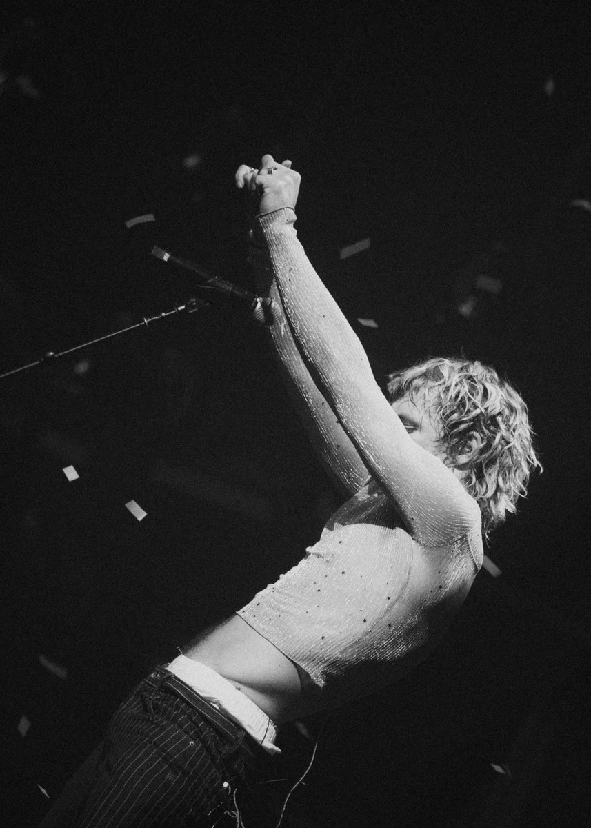 Ross Lynch News (@dailyross) on Twitter photo .<a href="/RossLynch/">Ross Lynch</a> on stage at The Driver Era’s final night of the Obsession Tour in Los Angeles, California - July 18 ✨
📸: <a href="/mekhiturner/">Mekhi Turner</a> .<a href="/RossLynch/">Ross Lynch</a> on stage at The Driver Era’s final night of the Obsession Tour in Los Angeles, California - July 18 ✨
📸: <a href="/mekhiturner/">Mekhi Turner</a>