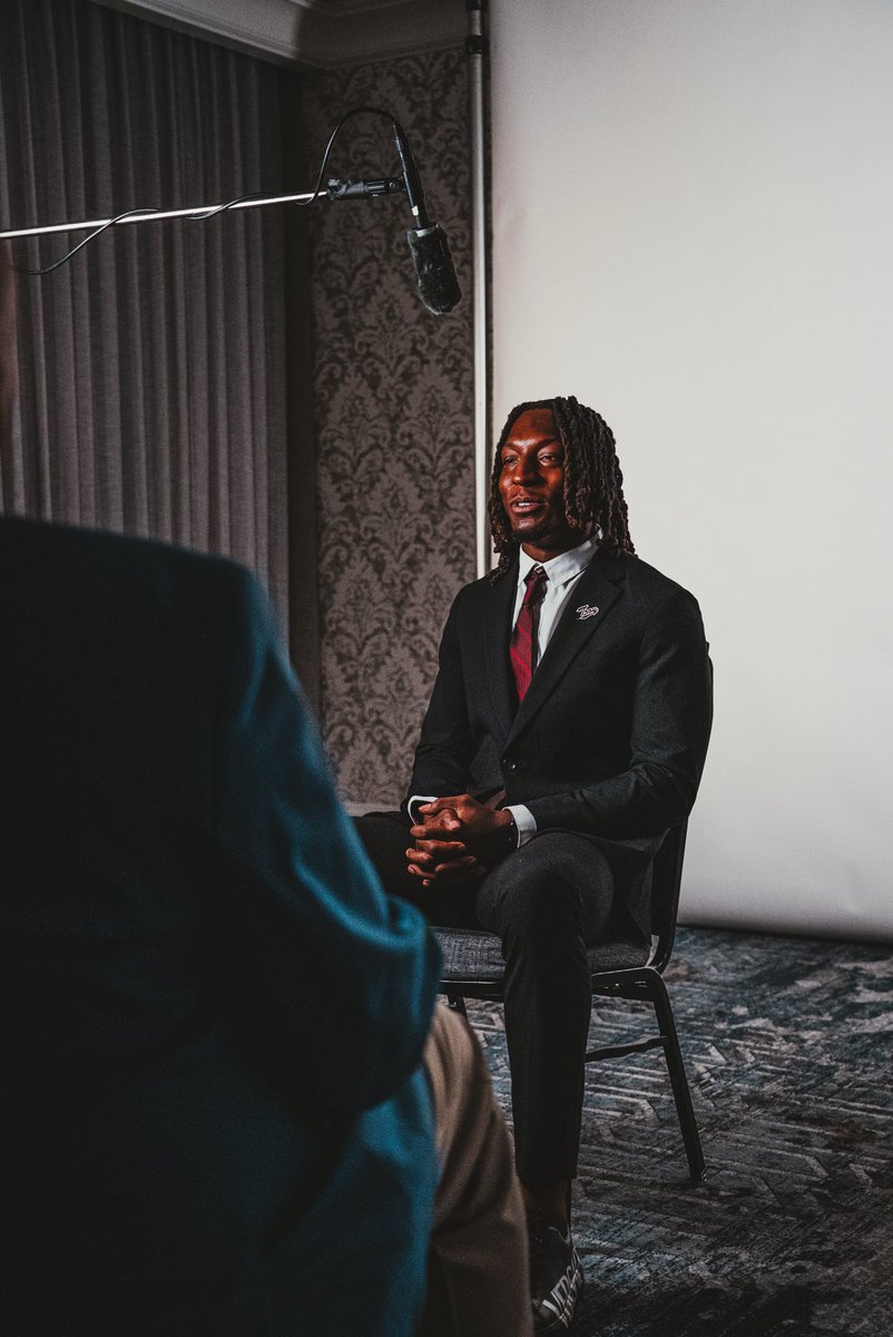 TroyTrojansFB's tweet image. 𝗖𝗮𝗺𝗲𝗿𝗮-f̷r̷i̷e̷n̷d̷l̷y̷ 𝗰𝗼𝗻𝗳𝗶𝗱𝗲𝗻𝘁