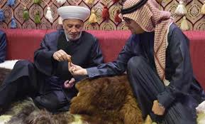 almostshar202's tweet image. العشاء السحري الذي اقامه السفير بخاري ودعا اليه المفتي دريان ومفتي المناطق تمخض عن البيان الصادر عن دار الافتاء اليوم الذي يتبنى الأملاءات الاميركية والذي تصاحب مع تصريحات من مجموعة نواب سنة تدور في ذات الفلك بعبارات مختلفة وكلها تصب في خانة الاستسلام خاصة اننا لم نسمع من هؤلاء…