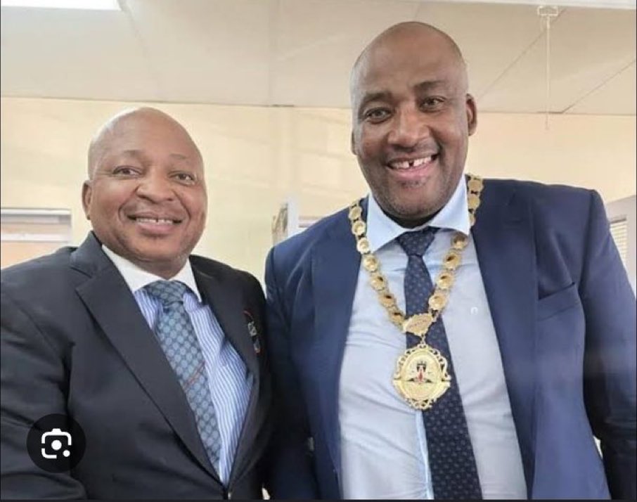 BafanaSurprise's tweet image. Gayton McKenzie decided to suspend Kenny Kunene from all party activities, he felt the heat.
Best buddies in crime, he had to stage a suspension!