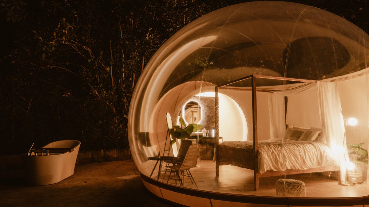 kafenhotel's tweet photo. En Kafen no solo dormís bajo las estrellas… también soñás despierto. 🌌✨

📍 Juayúa, Sonsonate
Reservá tu escape aquí 👉 https://t.co/4u0J1FWbMo 

#DescubríElSalvador #KafenHotel #DesconectarParaReconectar https://t.co/MsFCa9h3vg