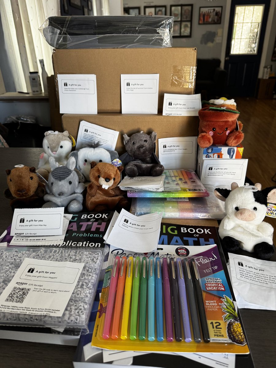 RamosFamily7's tweet image. Today, the word grateful doesn’t seem like it is enough. ❤️
I finally was able to open all the packages from the last few weeks and I am overwhelmed by the kindness. Thank you from the bottom of my heart @chancishugart @DiggerKPs139 @MrDisturbed13 @stevOyea @MegumiOchi4…
