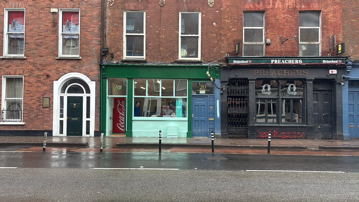 Yet another Vape shop just opened on Washington St.