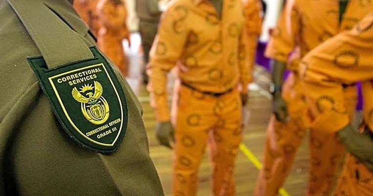 CliffShiko's tweet image. NEWS: Nine Correctional Services wardens have been arrested for the murder of an inmate at Polokwane prison back in July 2024. He was assaulted and died in hospital. The accused males and females aged 41-59 were later released on R1500 bail. Cape postponed to 21 August.