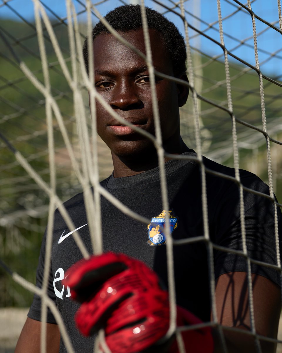 ermua_cd's tweet image. 🔴 FICHAJE | Ongi etorri, Amath Ndiaye!
🧤 Portero joven y con proyección que llega desde el Artibai tras lograr el ascenso a Juvenil Preferente.
🔝 Da el salto a Primera Regional con ganas, trabajo y compromiso.
🔴 Bienvenido a tu nueva casa, Amath!
#AupaErmua #ErmuaCD