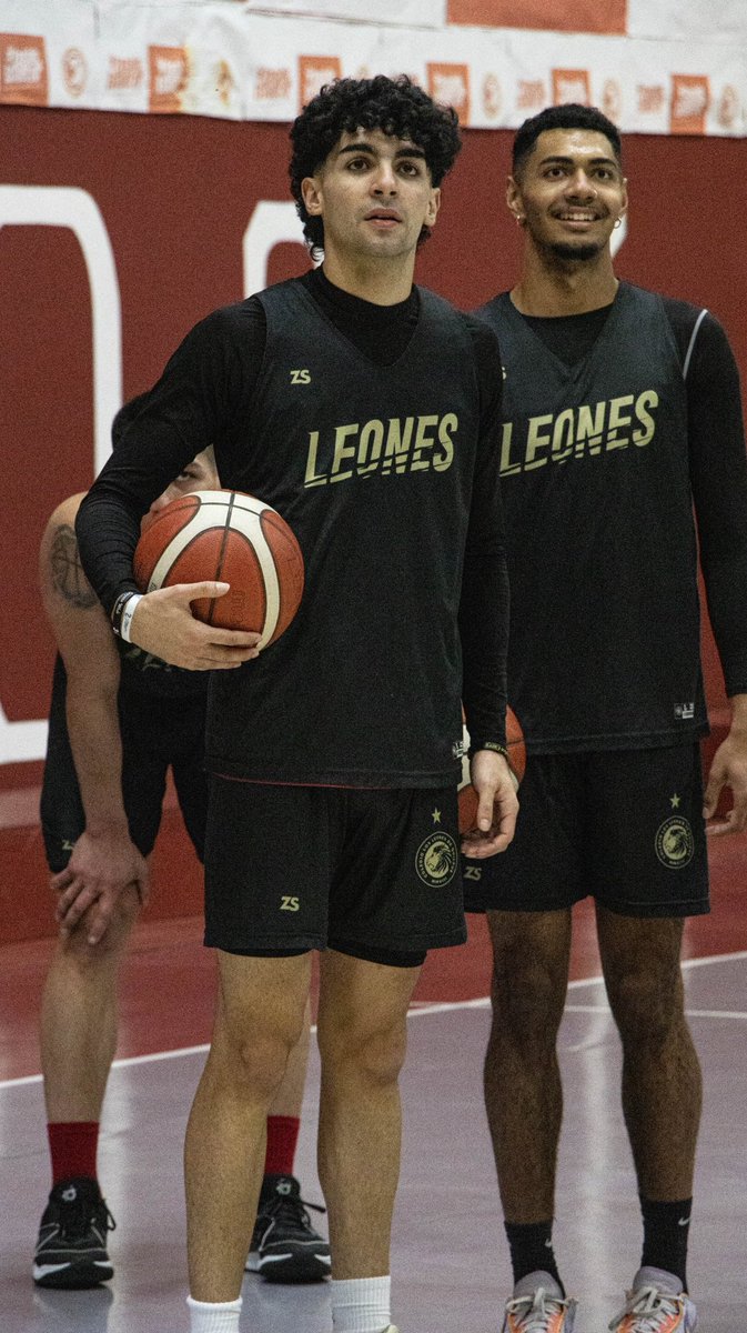 CDCLosLeones's tweet image. 🦁🔥 Continuamos con la 🏀 pretemporada en el Cubil Felino...
#VamosLeones #Basquet #Quilpué