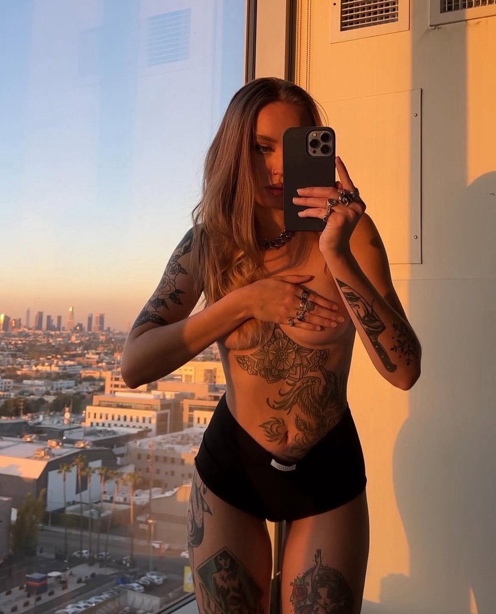 beckhawke's tweet photo. Entardecer sempre será meu momento favorito do dia 🧡 https://t.co/O71lhGqOcG