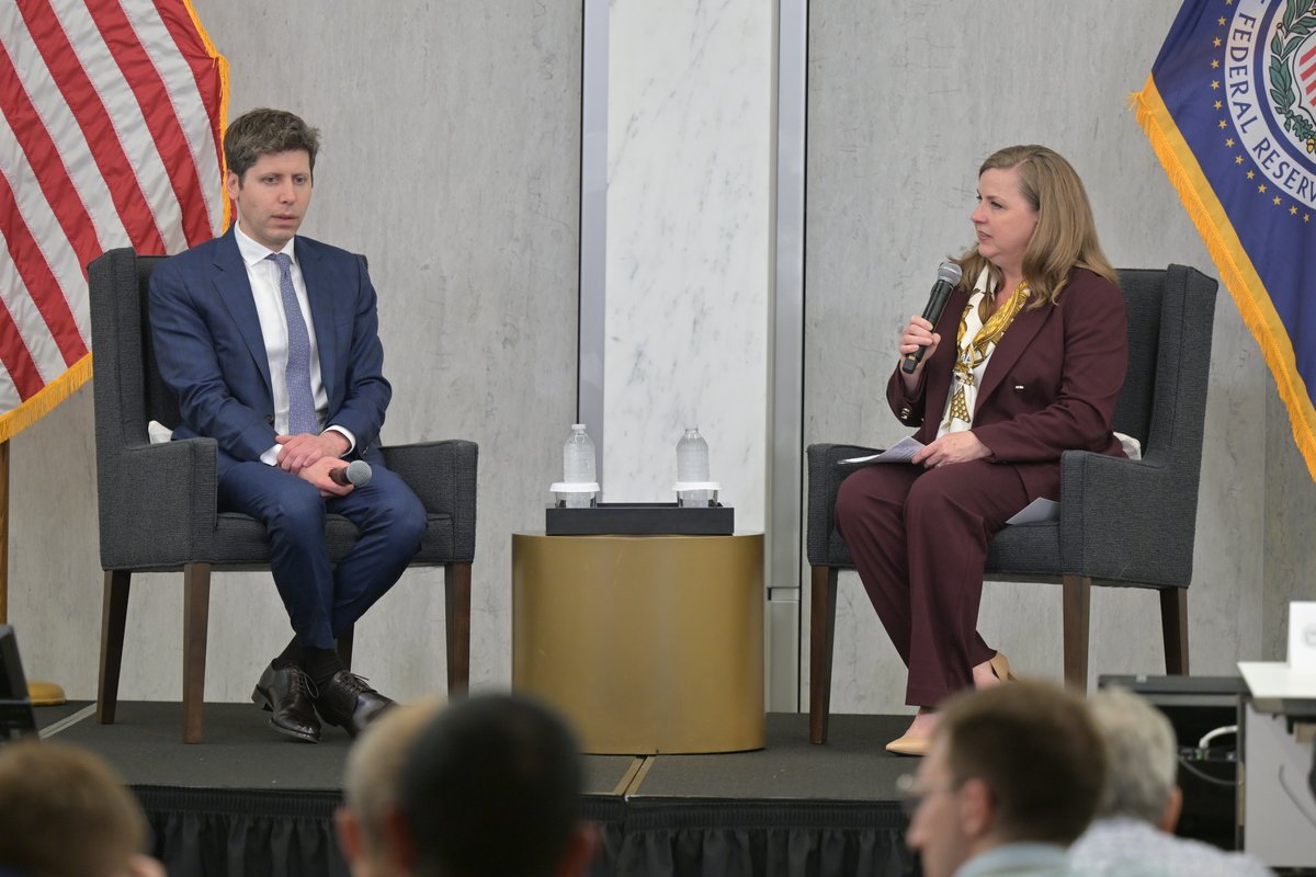 federalreserve's tweet image. On July 22, 2025, Vice Chair for Supervision Bowman moderated a fireside chat on innovation at the Integrated Review of the Capital Framework for Large Banks Conference: federalreserve.gov/conferences/in…
