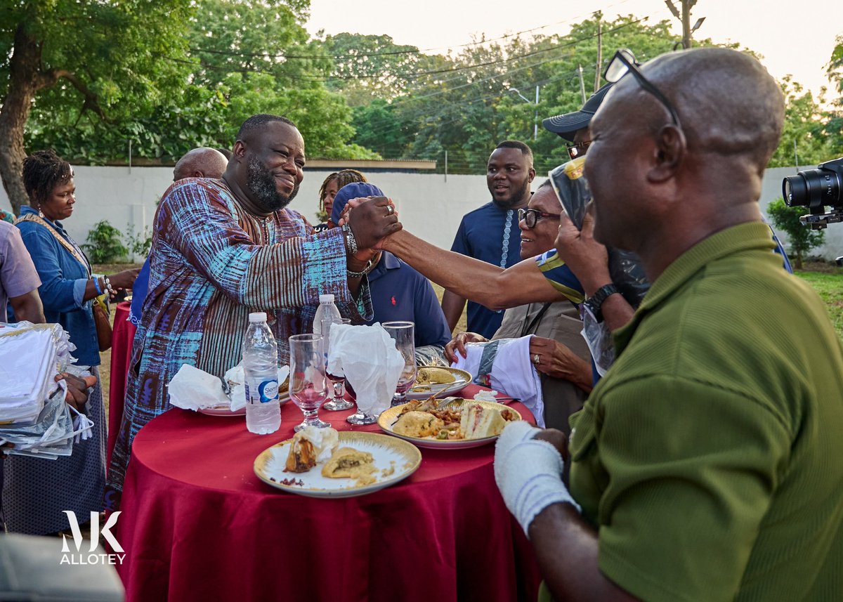 MichaelKAllotey's tweet image. In the spirit of fostering brotherhood, I had the pleasure of hosting Mayor Van R. Johnson II of Savannah, Georgia, USA, and his entourage at the Mayor’s residence for a delightful evening of Ghanaian culinary and cultural treat.
#AccraMayor #MKAtheMayor