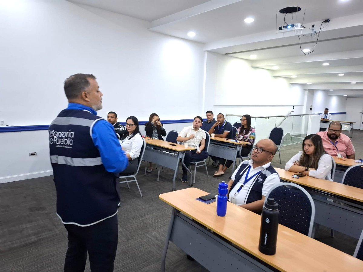 Defensoría fortalece cobertura del PAC capacitando a sus funcionarios.
<a href="/eleblancg/">Eduardo Leblanc Jr.</a>