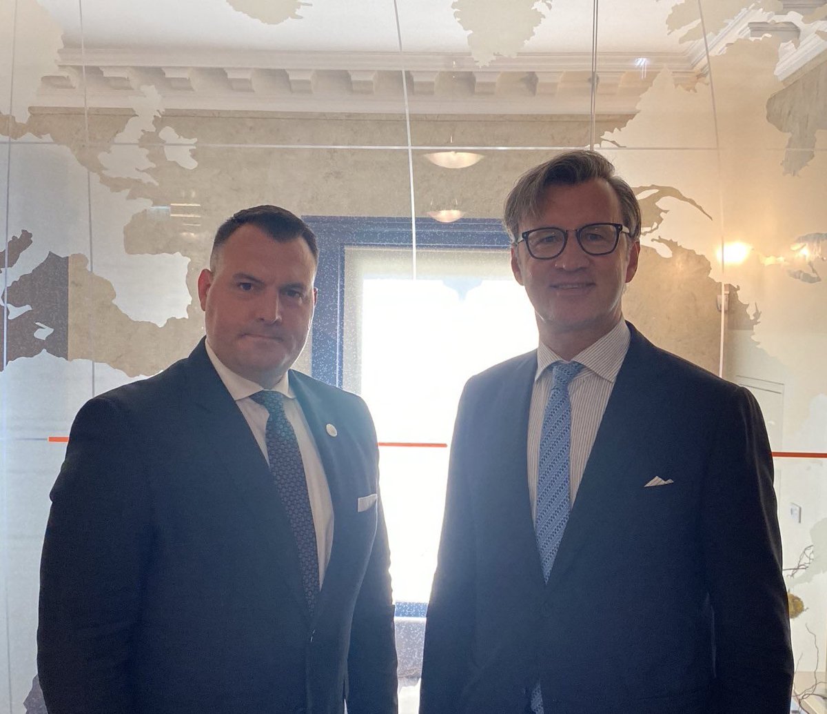 varvuolis's tweet image. Getting ready for a new mission also implies a great deal of meetings in your own capital, before departure. These conversations with professionals & true leaders of their respective activities also help to grasp the impressive breadth & potential of bilat relations between 🇱🇹&🇺🇸