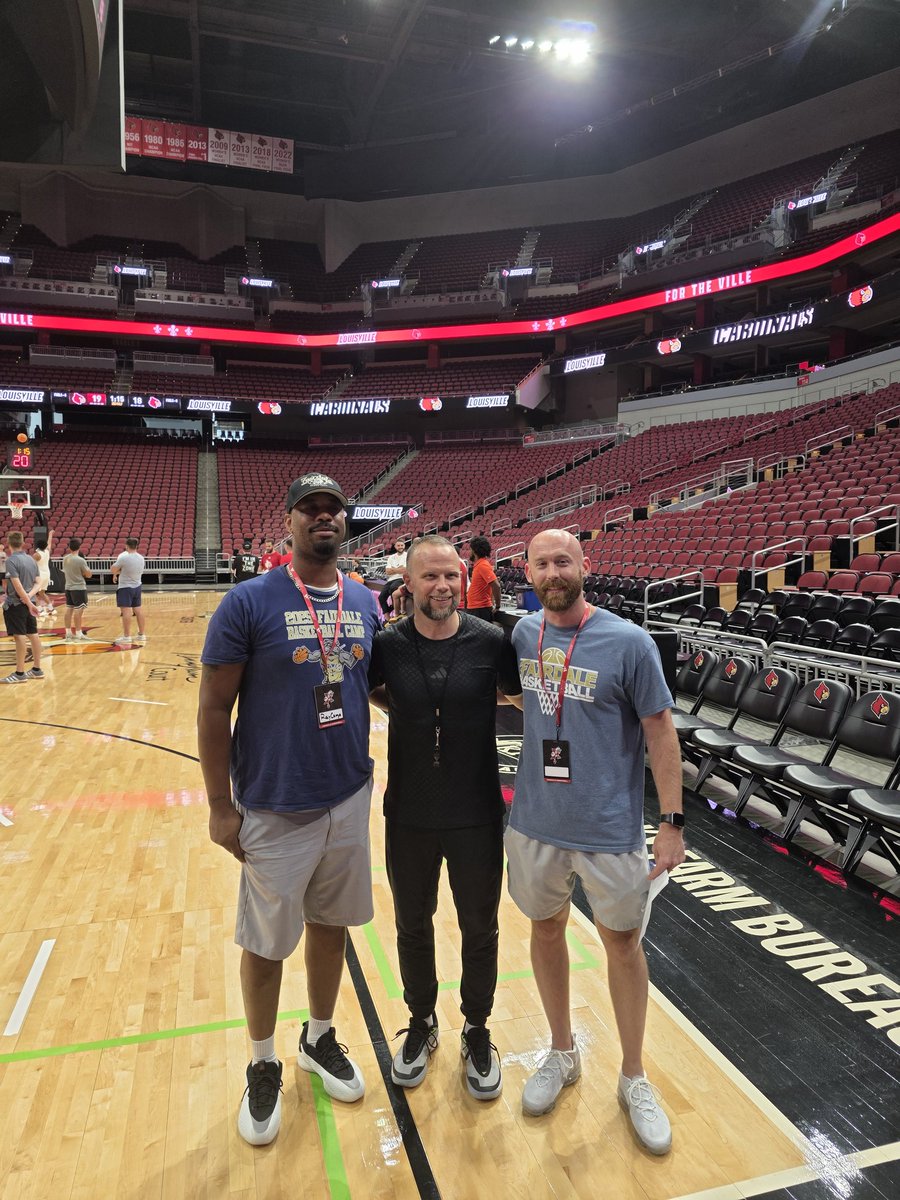 Michael Stinnett (@coachstinnett) on Twitter photo Thanks to Coach Kelsey and Staff for having the Fairdale HS <a href="/FHSBasketball11/">Fairdale Basketball</a> staff down today at practice. Great workout and amazing energy! <a href="/patkelsey/">Pat Kelsey</a> <a href="/CoachRHamilton/">Ronnie Hamilton</a> <a href="/LouisvilleMBB/">Louisville Men's Basketball</a> Card fans look forward to a great year! <a href="/PeypeySiva3/">Peyton Siva Jr</a> <a href="/Dawgs_Athletics/">FAIRDALE BULLDOGS</a> Thanks to Coach Kelsey and Staff for having the Fairdale HS <a href="/FHSBasketball11/">Fairdale Basketball</a> staff down today at practice. Great workout and amazing energy! <a href="/patkelsey/">Pat Kelsey</a> <a href="/CoachRHamilton/">Ronnie Hamilton</a> <a href="/LouisvilleMBB/">Louisville Men's Basketball</a> Card fans look forward to a great year! <a href="/PeypeySiva3/">Peyton Siva Jr</a> <a href="/Dawgs_Athletics/">FAIRDALE BULLDOGS</a>