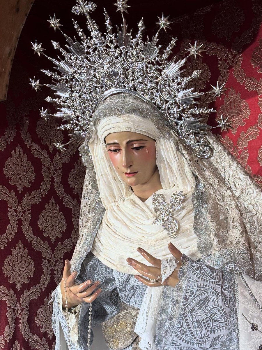 SoledadMoron's tweet photo. Nuestra Señora de los Dolores en su Soledad ya se encuentra ataviada para este tiempo ordinario. https://t.co/DOy6iDC5ti
