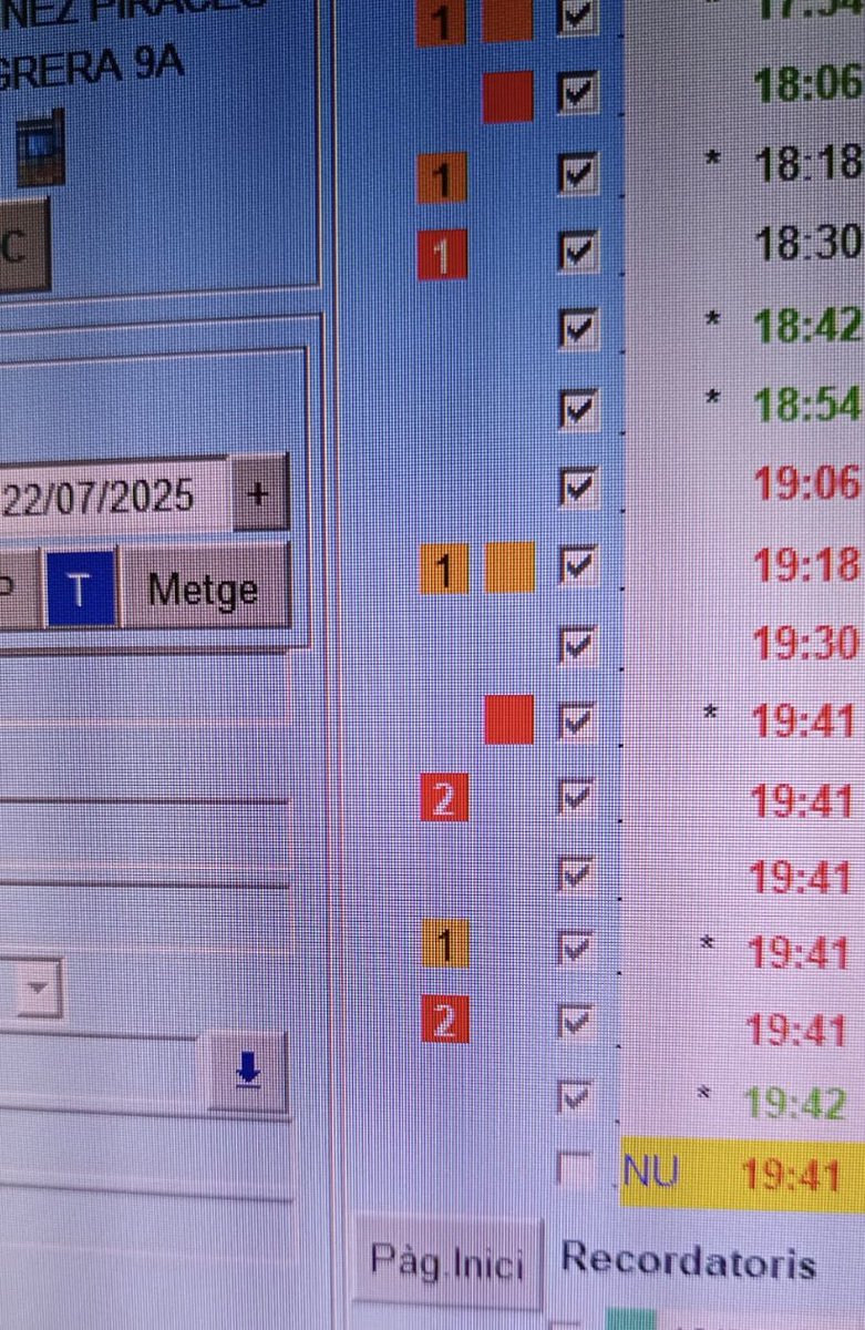 Es muy preocupante lo q nos está pasando a las #enfermeras en #CAPLaSagrera (en toda la <a href="/primariaicscat/">Atenció Primària i a la Comunitat de l'ICS</a> )
Día tras día se llenan y fuerzan nuestras agendas con motivos d visita médicos. 
Los responsables #sanitarios a todos los niveles nos abocan a la claudicación. Sindicatos ya!