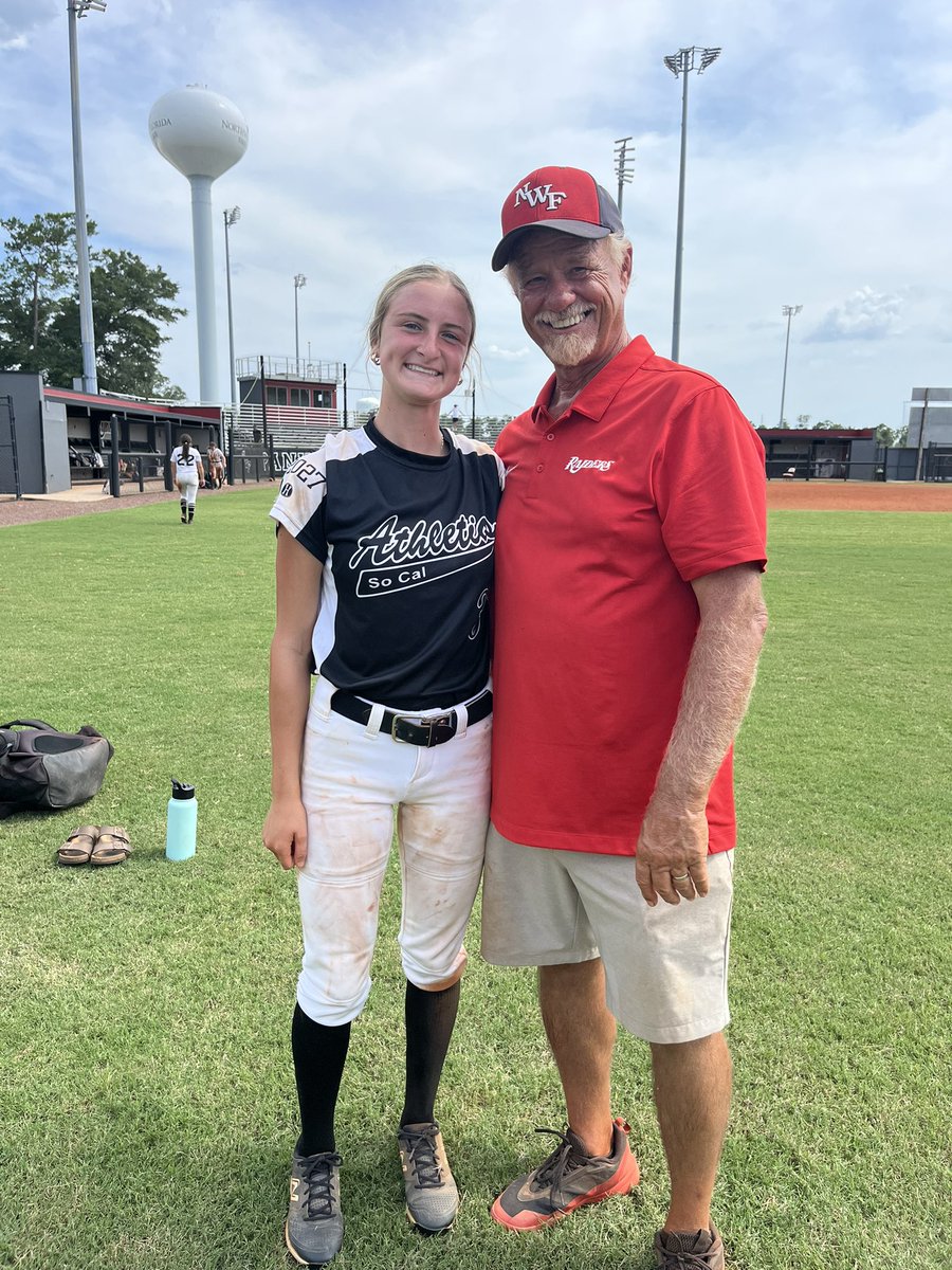cassiebraddy09's tweet image. I had an amazing time at the NWF camp today. I love the coaches and the energy they brought to the camp. They have a beautiful campus and softball field.
@AndyLeeNWF