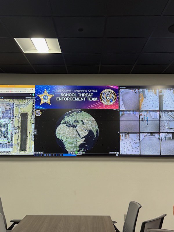 LeeSchools's tweet image. Nothing is more important than the safety of our students and staff.
Thanks to the Lee County Sheriff’s Office for hosting our East Zone principals in the Real Time Intelligence Center and demonstrating the tools of the
School Threat Enforcement Team.
#LoveLeeSchools