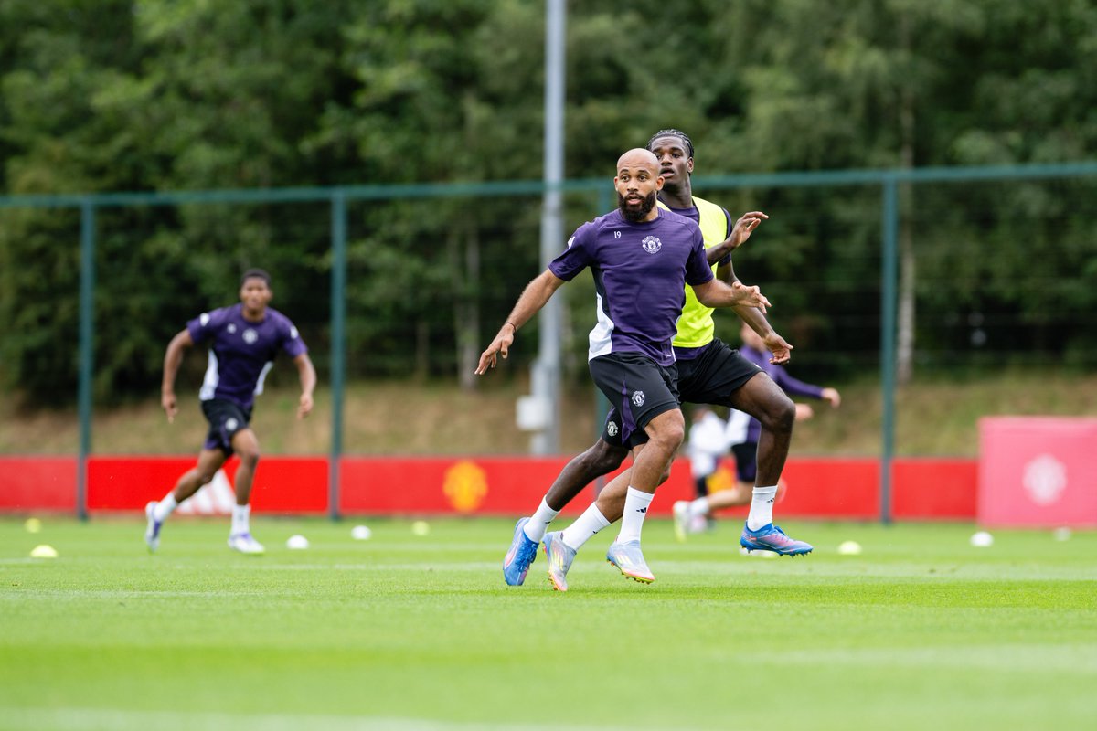 ManUtd_Es's tweet image. El primer entrenamiento de Bryan con el United 😤