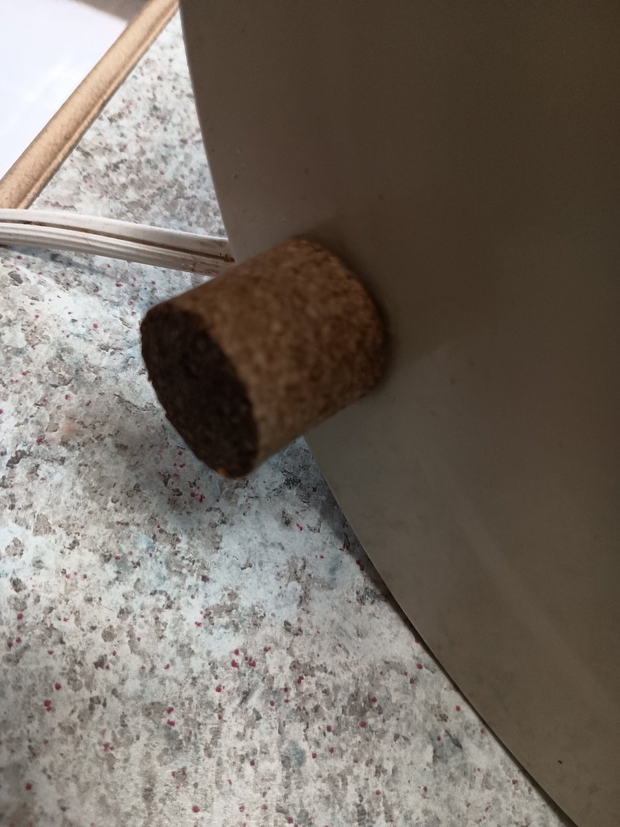 DRanchLife's tweet image. Feeling ingenious this afternoon. My 20-year-old crock pot is starting to fall apart, and the feet are getting brittle. Every time one breaks off, I replace it with a wine cork. 😁