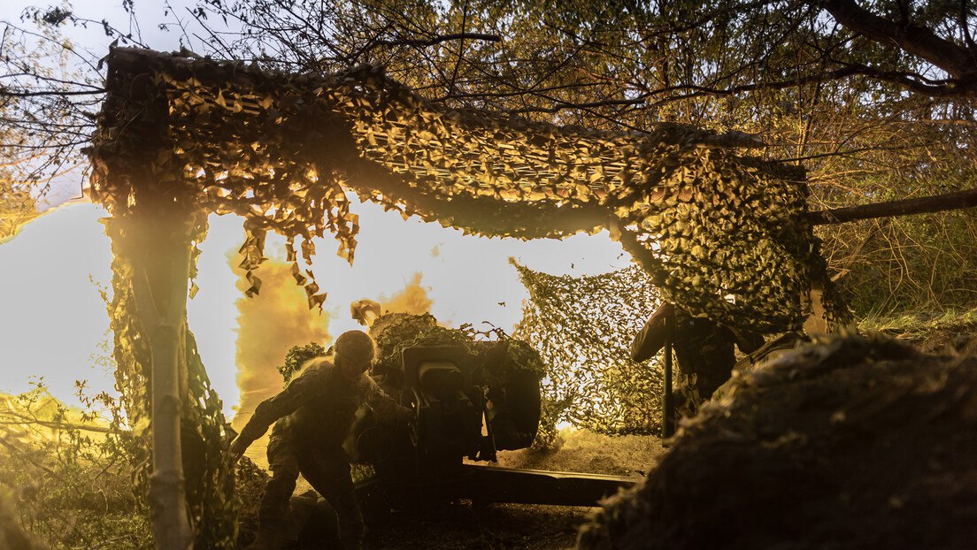 SprinterObserve's tweet image. "Everything is happening exactly as recently described in the Pentagon. Russian advance is like lava – impossible to stop it. Relentlessly moving forward. And that is inevitable," geopolitical analyst Mark Sloboda said