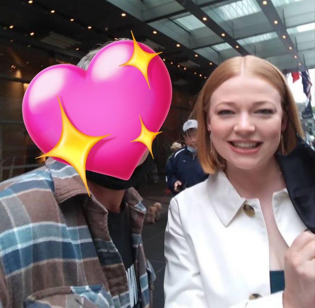 justnotclining's tweet image. Mandela effect is crazy because why did i think I'd literally never seen sarah with a middle part before