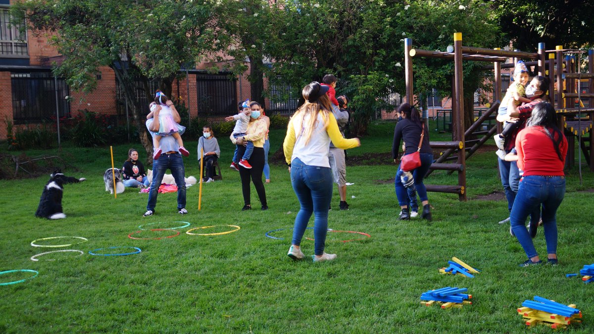 BlaBlaEventos16's tweet photo. Juegos, sonrisas y aire libre 🌞🎈
Así se viven las fiestas infantiles con Bla Bla Eventos.
¡Creamos momentos inolvidables!
📲 WhatsApp: 320 9966192 / 321 4905134
🌐 https://t.co/7MAAgQs2Gr
#EventosInfantiles #BlaBlaEventos #DiversiónAlAireLibre #RecreaciónInfantil https://t.co/V1pGcuO0hT
