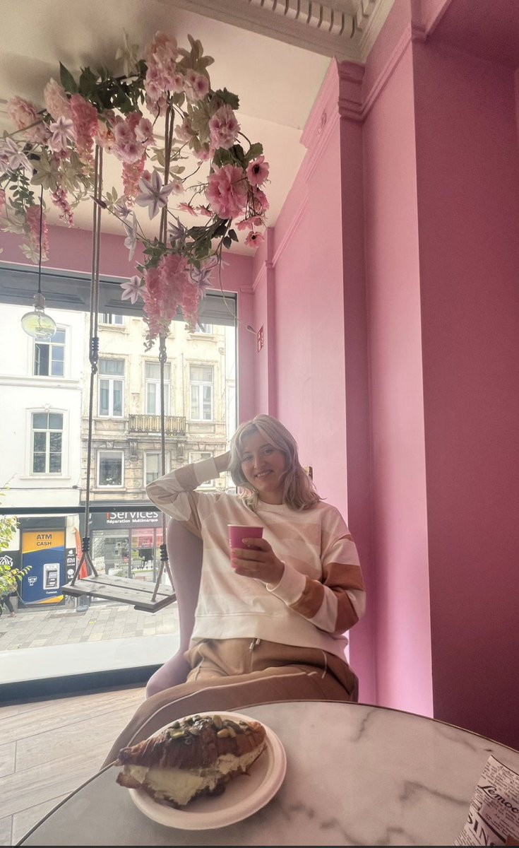 alexana_deva's tweet image. Gm fam☀️🌸have a productive day!
my week is on fire 🔥 but i take a quality brake to acknowledge what’s up
It’s a second week of SheFi program, enjoying our quests✨
•I’m also so grateful to be on the10 winners list by @decentraland🫶
•happy to hear again about @matchaxyz 💚…