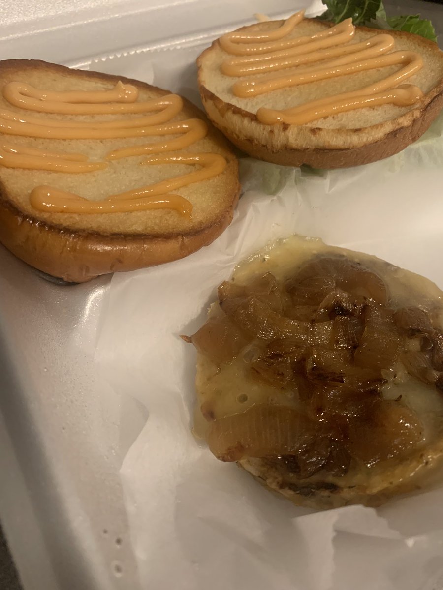 350Impress's tweet image. Picked up a second order for a client &amp;amp; tried a new spot for lunch! 
10/10 recommend for your engraving needs.

#veggieburger #engraving #clientorder #recommend #theresmoreinstore
