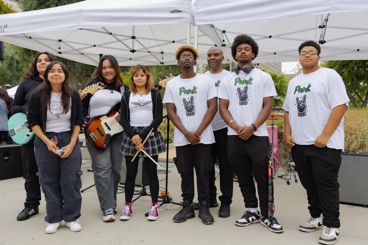 LASchools's tweet image. 🎶 Before the Superintendent’s Opening of Schools Address, the stage at Gloria Molina Grand Park came alive with student talent!
Panorama High School’s Stray Dolls and Dorsey High School’s Funk Band delivered show-stopping performances as L.A. Unified leaders gathered to launch…
