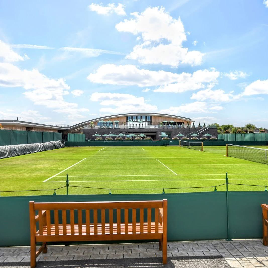 🎾 Summer County Cup | Day 2

👏 Big 7-2 win for Notts Men vs Yorkshire — promotion push on!

💪 Tough day for the Women, 2-7 vs Northumberland in strong Group 2.

Eyes on tomorrow — let’s go Notts! #countycuptennis