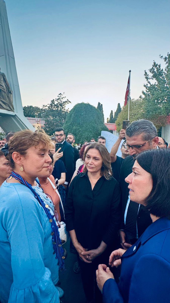 Bugün Genel Başkanımızın eşi  Sayın Nahide Dervişoğlu ve İstanbul İl Teşkilatımız ile birlikte, Matia Ahmet Minguzi’nin annesi  #yaseminminguzzi ’ye destek olmak için Bakırköy Meydanı’nda alandaydık.
#mattiaahmetminguzziiçinadalet 
<a href="/iyiparti/">İYİ Parti</a> 
<a href="/MDervisogluTR/">Müsavat Dervişoğlu</a>