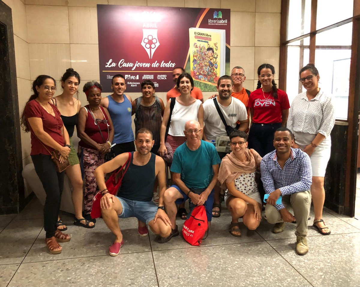 mirthiajulia's tweet image. Recibimos en nuestra Editora Abril a amigos solidarios del País Vasco que realizan programa de intercambio en #Cuba.
El equipo de @eabrilcuba comentó su labor para contribuir a la formación de niños, adolescentes y jóvenes en nuestro país.
#LaLuchaNoHaCesado