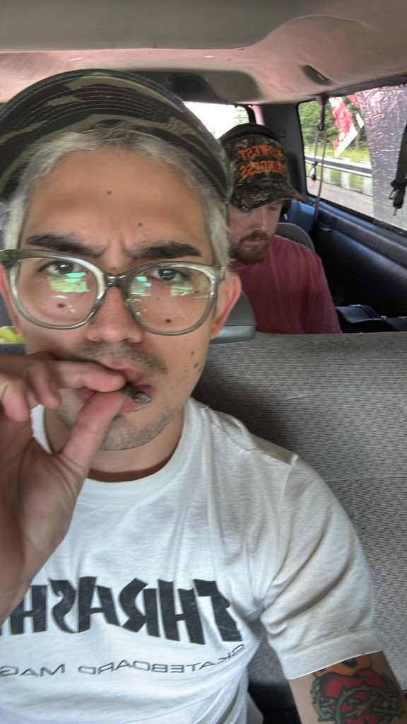 izzy (@loudxclear) on Twitter photo 