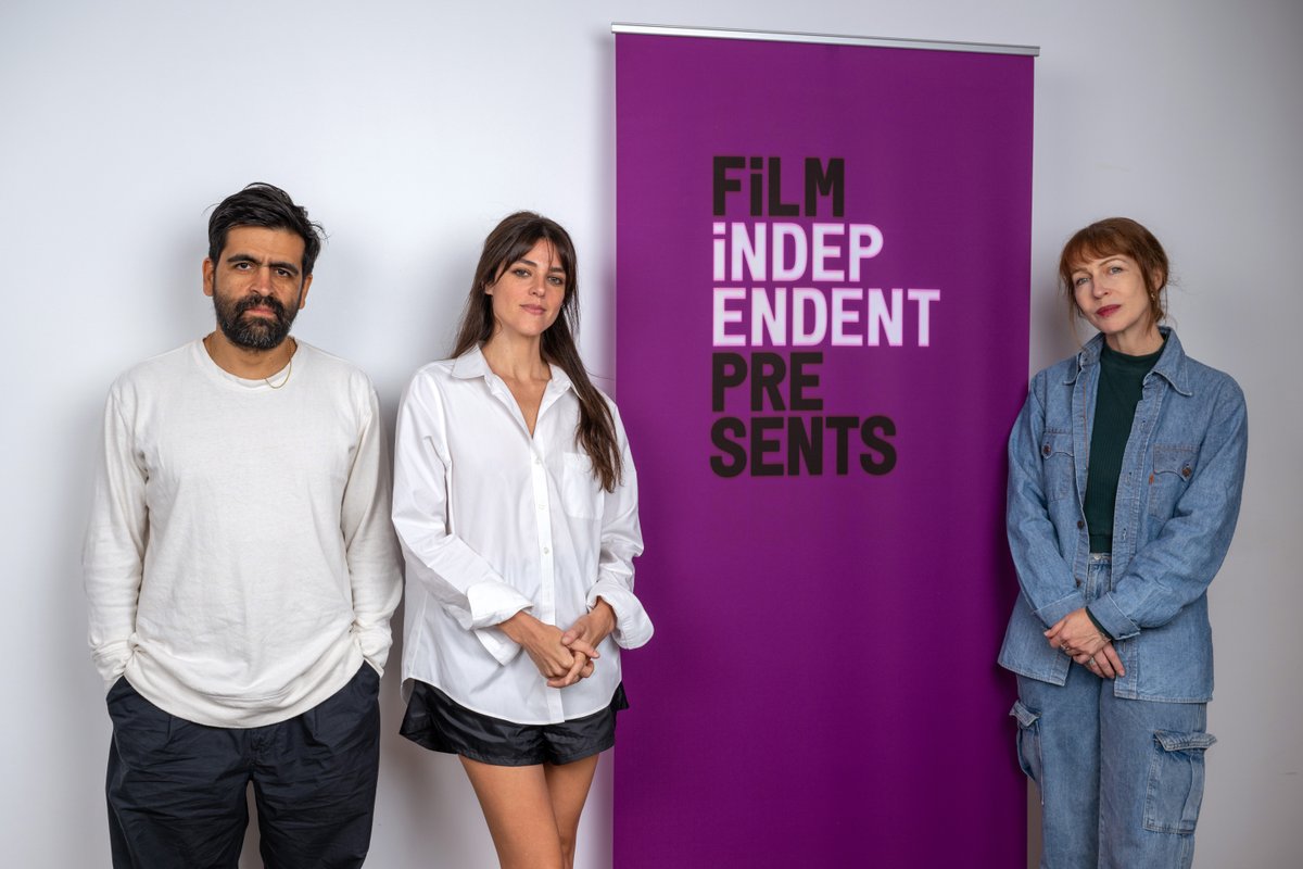 filmindependent's tweet photo. ‘Invention’ co-writer/director Courtney Stephens, co-writer/actor Callie Hernandez and cinematographer Rafael Palacio Illingworth gave our Members behind-the-scenes insight into the film, moderated by Film Independent’s Jenn Wilson. 🎤

🎞️ Join as a #FiMember to see more unique films with #FiPresents: https://t.co/iphdpzhL80
