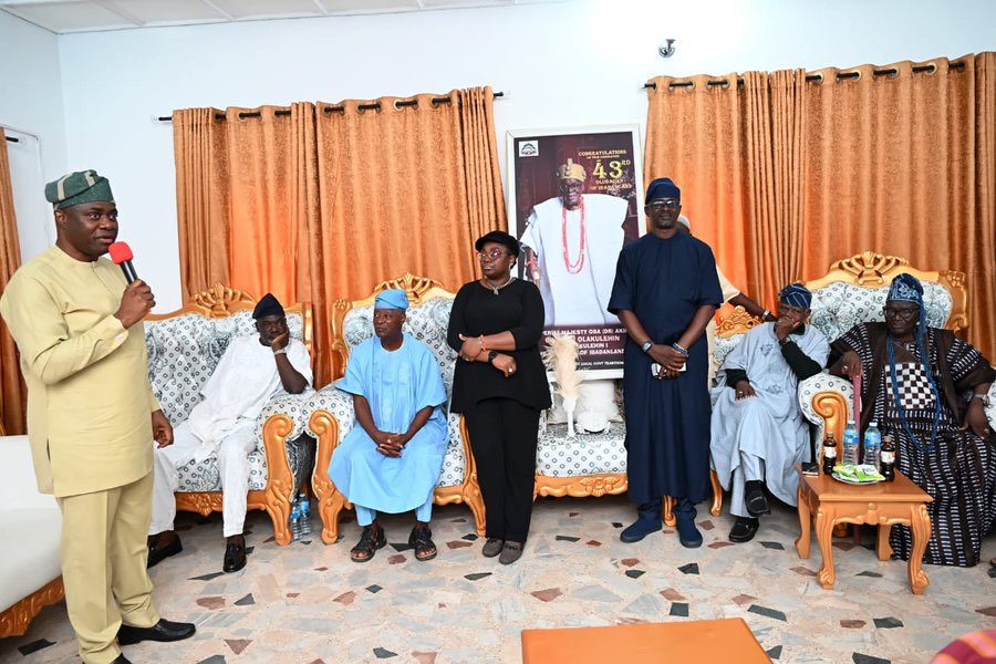 Oyoaffairs's tweet image. Makinde Visits late Olubadan’s Family, says Ibadan Chieftaincy System will Continue to Remain Solid | oyoaffairs.net/makinde-visits…