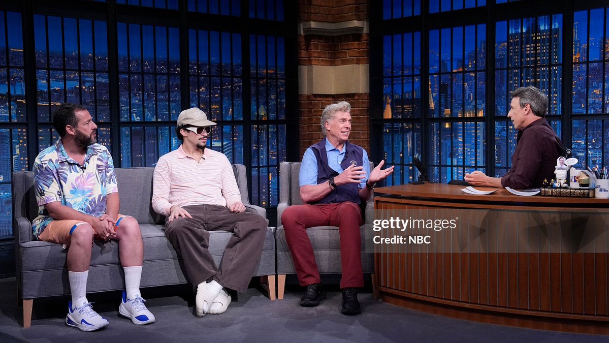 AccessBadBunny's tweet image. Bad Bunny & Adam Sandler behind the scenes of the Late Night with Seth Meyers. 📺🇺🇸