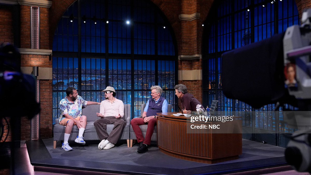 AccessBadBunny's tweet image. Bad Bunny & Adam Sandler behind the scenes of the Late Night with Seth Meyers. 📺🇺🇸