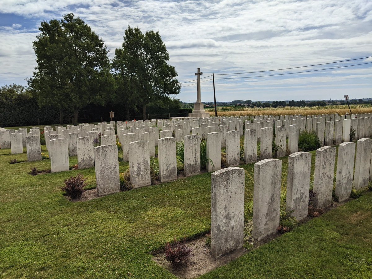 WW1cemeteries.com (@ww1cemeteries) on Twitter photo Zantvoorde a couple of years apart, another victim of <a href="/CWGC/">Commonwealth War Graves</a> ‘s lack of care in many of the cemeteries. One does wonder how they manage to keep Loos British looking so pristine, maybe it’s because it’s currently open for burials, and is often used to ‘showcase’ their ‘work?’ Zantvoorde a couple of years apart, another victim of <a href="/CWGC/">Commonwealth War Graves</a> ‘s lack of care in many of the cemeteries. One does wonder how they manage to keep Loos British looking so pristine, maybe it’s because it’s currently open for burials, and is often used to ‘showcase’ their ‘work?’