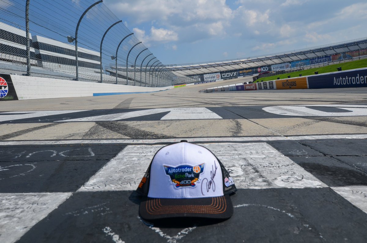 MonsterMile's tweet image. GIVEAWAY TIME! 🏆
We’re giving away a signed @dennyhamlin hat straight from Victory Lane!
To enter:
1. Follow us & Denny
2. Comment your favorite race weekend moment
Ends tomorrow, July 22 at 11:59 PM!