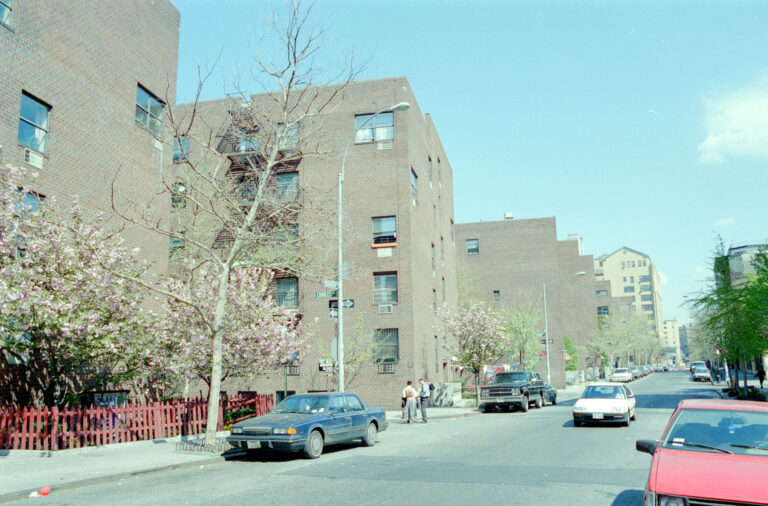 GVSHP's tweet image. #OnThisDay in 1974, West Village Houses officially opened! A ribbon-cutting was held for NYC’s first infill housing, born from Jane Jacobs & neighbors fighting back against high-rises and demolition. Learn more: villagepreservation.org/2025/07/22/wes…
