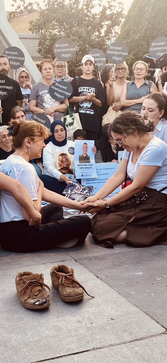 Bir psikolojik danışman ve bir anne olarak diyebilirim ki her suç yalnızca failin yaşına bakılarak masumlaştırılamaz! Suça sürüklenmek planlı, haz alınan, sonuçları bilindiği halde acımasızca vahşet içeren tutumlar barındırmaz. #SsçDeğilKatil