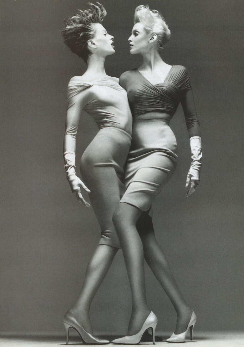 LaModeUnknown's tweet image. Nadja Auermann & Kristen McMenamy in ‘The Two Tall Women’ for ✨Atelier Versace✨ Spring/Summer 1995 in the lens of Richard Avedon. 🪡