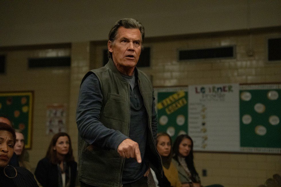 SlasherReviews's tweet image. WEAPONS is an American horror epic.
Prisoners meets Magnolia but if directed by Sam Raimi.
It will take you to places you least expect. Daring to be bold and a masterclass in good o’ fashion storytelling.
The ending . . . it’s fucking nuts.
Don’t spoil the ending.