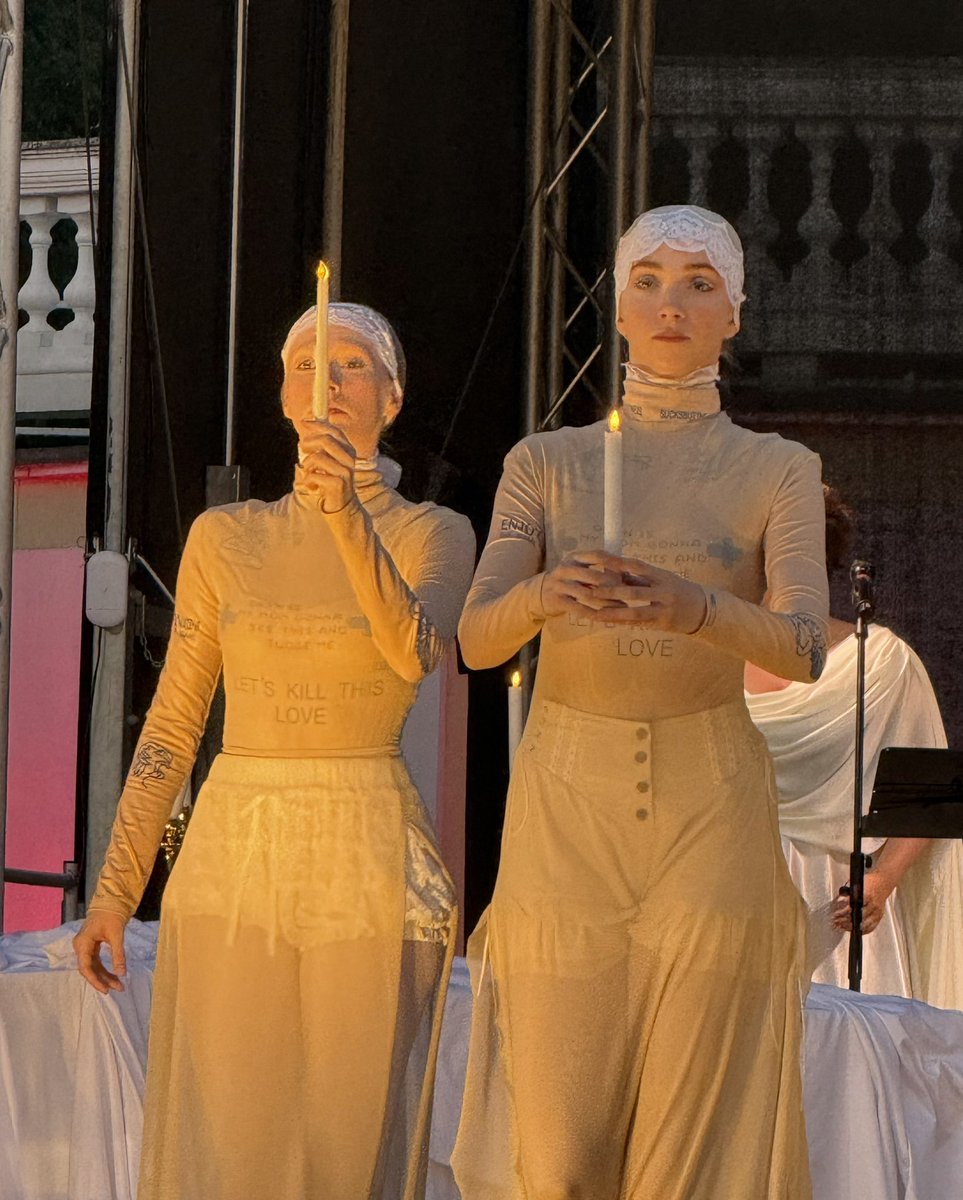 EmmanuelMignot2's tweet image. Magnificent concert-performance “Les Éléments » in the garden of Kadriorg Palace Tallinn 🇪🇪 for the muséum 25th 🎂#BaroqueMusic