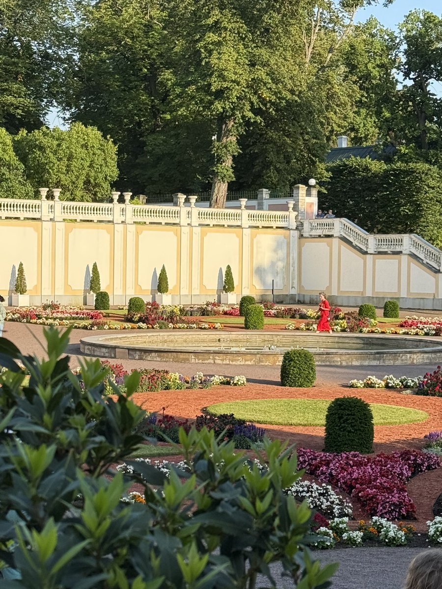 EmmanuelMignot2's tweet image. Magnificent concert-performance “Les Éléments » in the garden of Kadriorg Palace Tallinn 🇪🇪 for the muséum 25th 🎂#BaroqueMusic